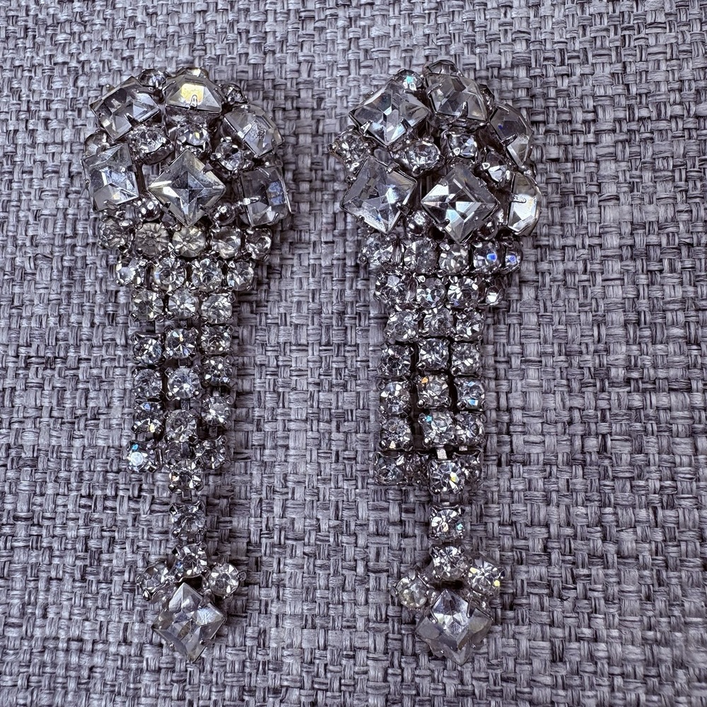 Vintage Silver Tone Clear Rhinestone Dangle Drop Clip On Statement Earrings